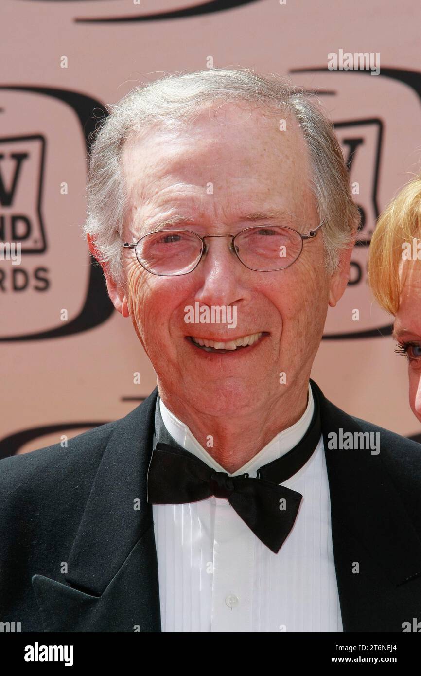Bernie Kopell aux « 8e Prix annuels TV Land ». Arrivées à Sony Pictures, Culver City, CA le 17 avril 2010. Crédit photo : Joseph Martinez / Picturelux Banque D'Images