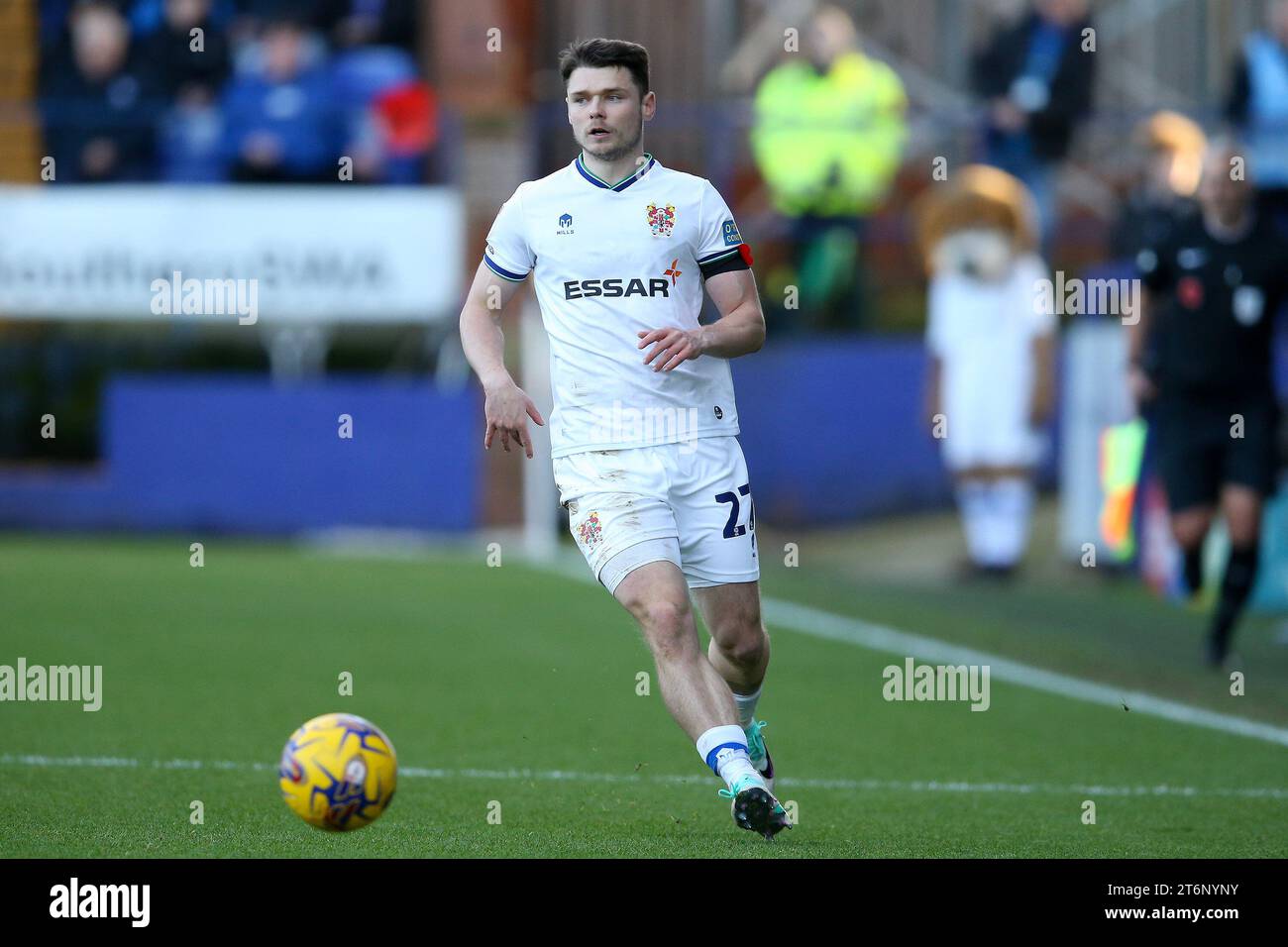 Connor Wood de Tranmere Rovers en action. EFL Skybet football League Two Match, Tranmere Rovers v Forest Green Rovers à Prenton Park, Birkenhead, Wirral le samedi 11 novembre 2023. Cette image ne peut être utilisée qu'à des fins éditoriales. À usage éditorial uniquement, .pic par Chris Stading/Andrew Orchard photographie sportive/Alamy Live News Banque D'Images