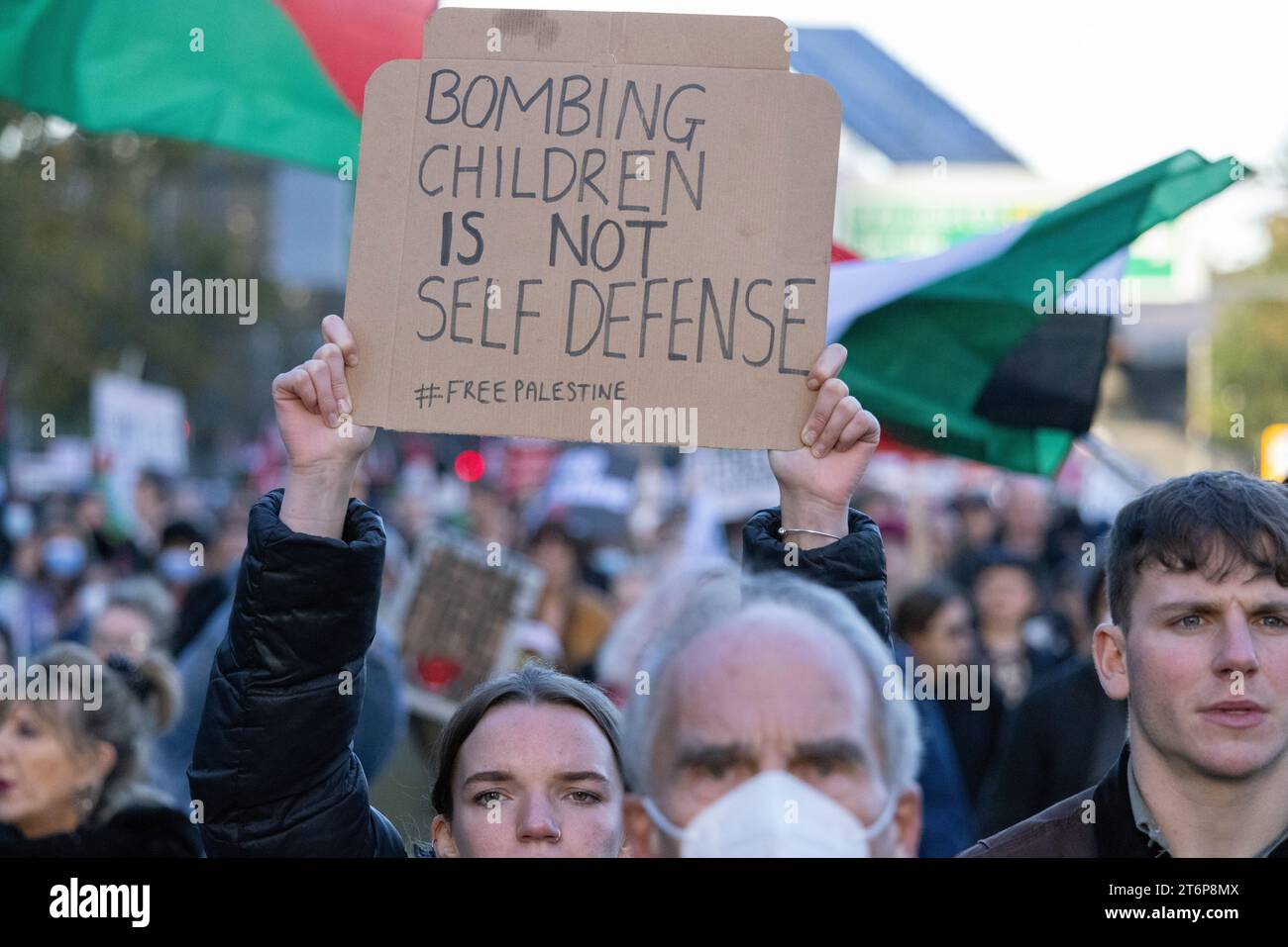 marche de protestation pro-palestinienne à Vauxhall, au centre de Londres, le jour de l'Armistice, le 11 novembre 2023 Banque D'Images
