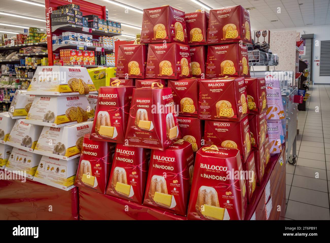 italie-11-novembre-2023-panettone-et-pandoro-dans-maina-et-balocco