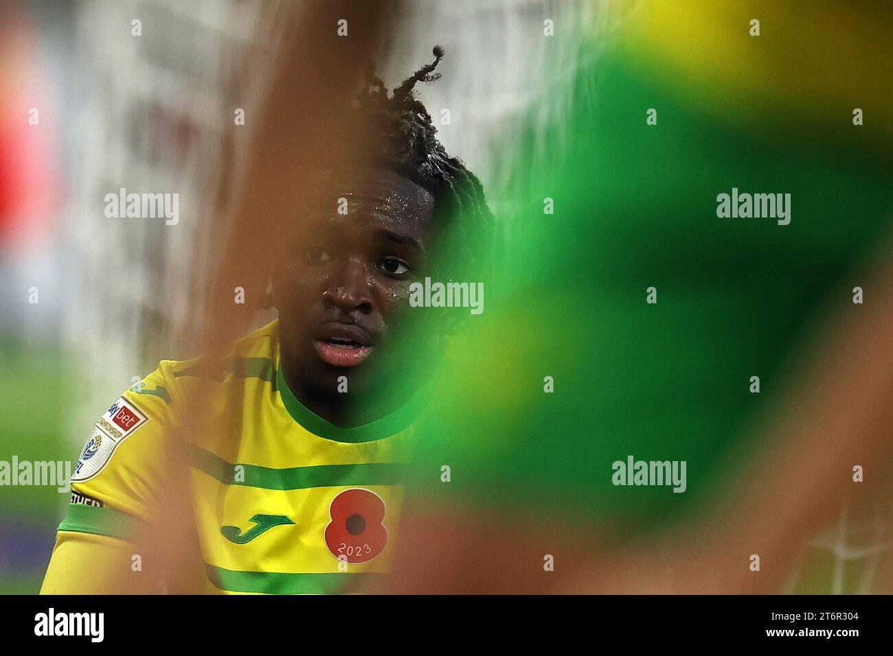 Jonathan Rowe de Norwich City regarde. Match de championnat EFL Skybet, Cardiff City contre Norwich City au Cardiff City Stadium à Cardiff, pays de Galles, le samedi 11 novembre 2023. Cette image ne peut être utilisée qu'à des fins éditoriales. À usage éditorial uniquement, photo d'Andrew Orchard/Andrew Orchard photographie sportive/Alamy Live news Banque D'Images