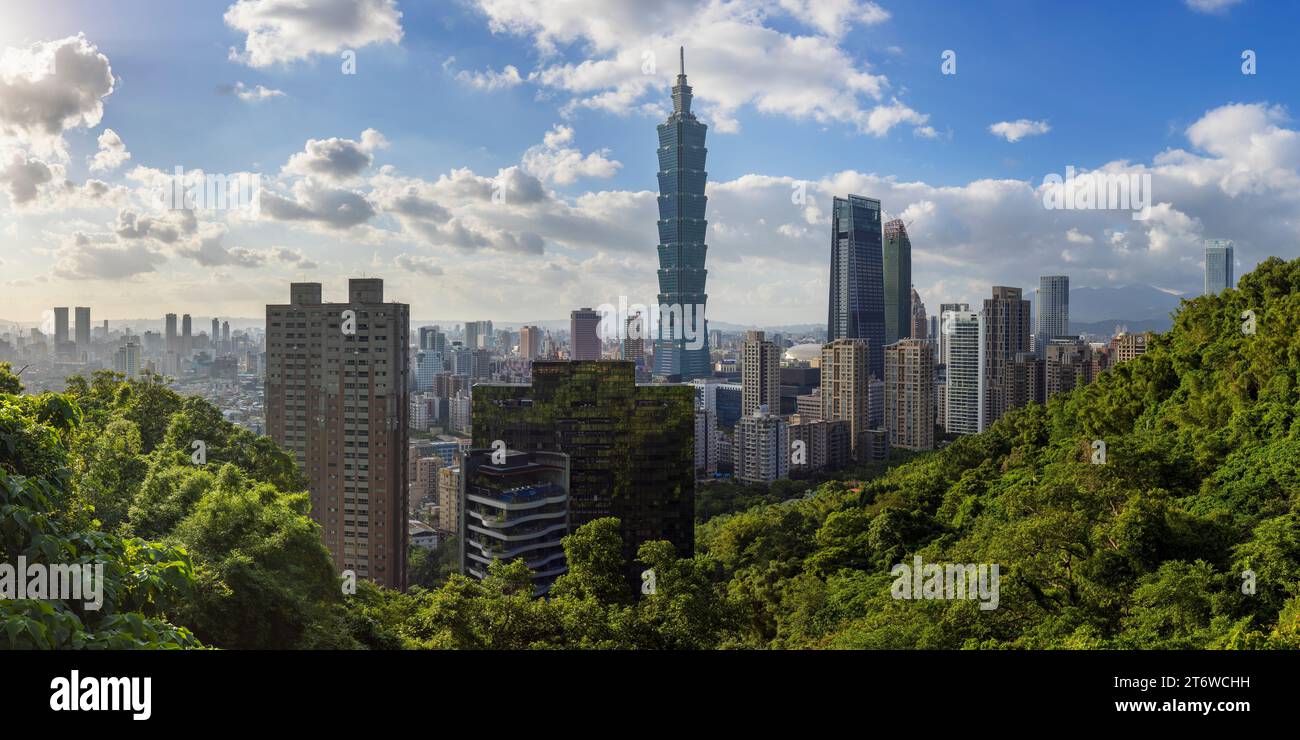 Taipei 101 et gratte-ciel de Xinyi, Taipei, Taiwan Banque D'Images