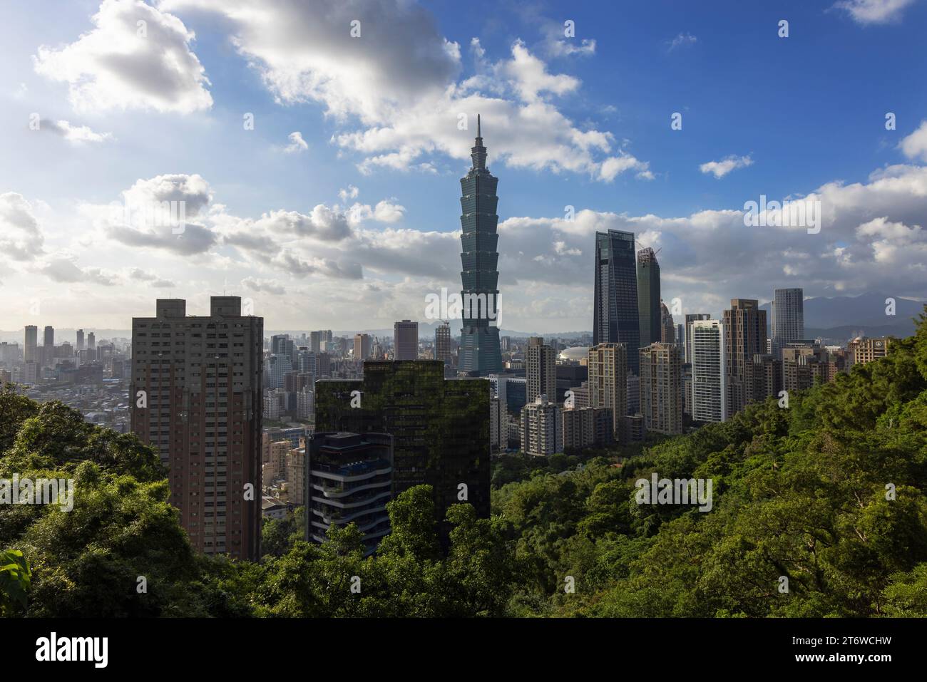 Taipei 101, Taipei Nan Shan Plaza gratte-ciel et horizon de la ville, Xinyi, Taipei, Taiwan Banque D'Images