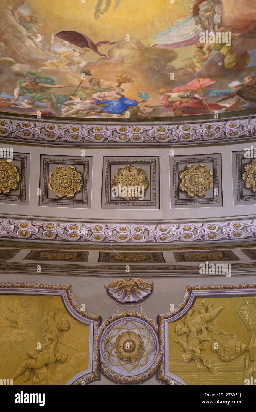 Peinture fresques au plafond, allégorie du ciel de paix par Daniel Gran à la Bibliothèque nationale autrichienne à Vienne. Banque D'Images