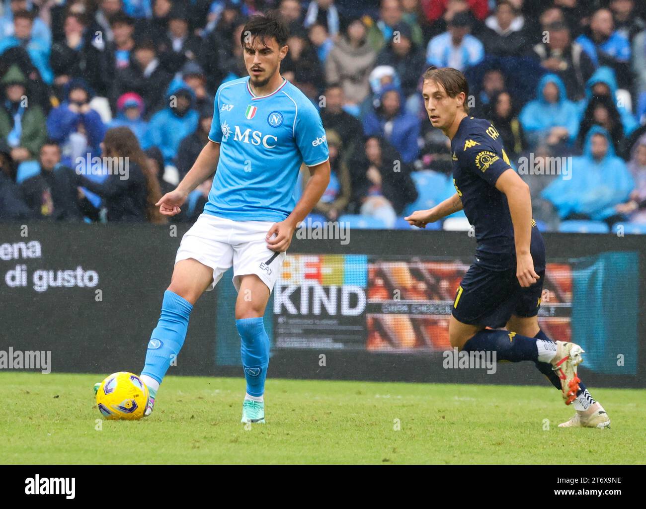 12 novembre 2023, Naples, Campanie, Italie : lors du match de football italien de Serie A SSC Napoli vs FC Empoli le 12 novembre 2023 au stade Diego Armando Maradona à Naples.In Picture : Eljif Elmas de SSC Napoli (image de crédit : © Fabio Sasso/ZUMA Press Wire) USAGE ÉDITORIAL UNIQUEMENT! Non destiné à UN USAGE commercial ! Banque D'Images