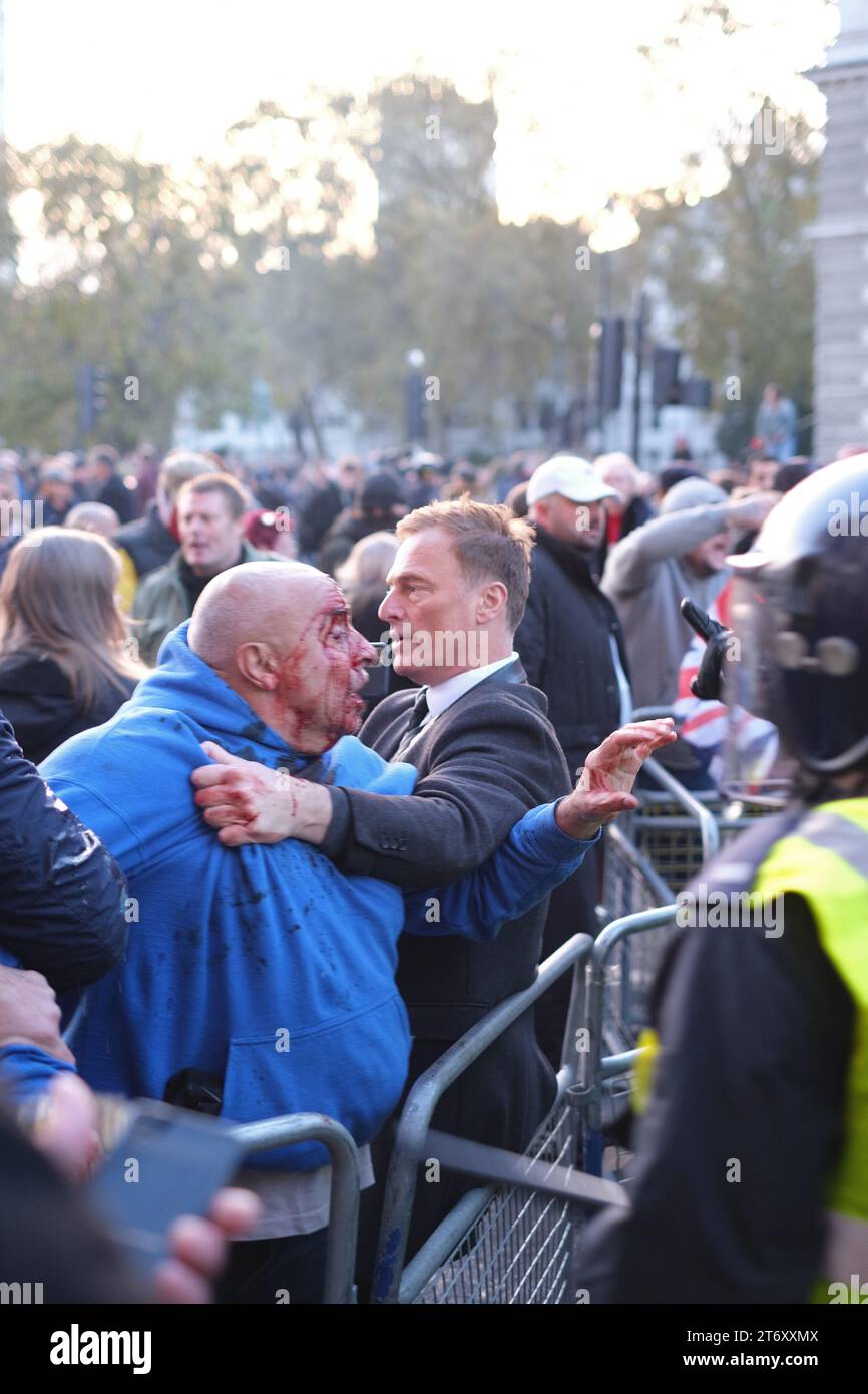 Une sélection de photos prises le 11 novembre 2023 de la marche pro-palestinienne et du week-end de l'armistice. Banque D'Images