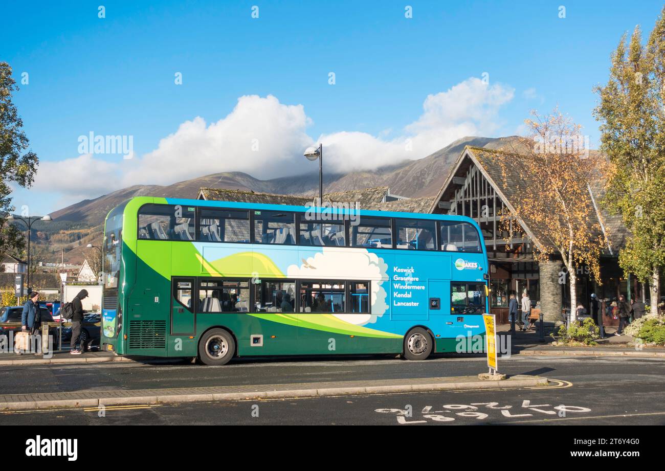 Un bus à impériale Stagecoach se trouve dans la gare routière de Keswick, Angleterre, Royaume-Uni Banque D'Images