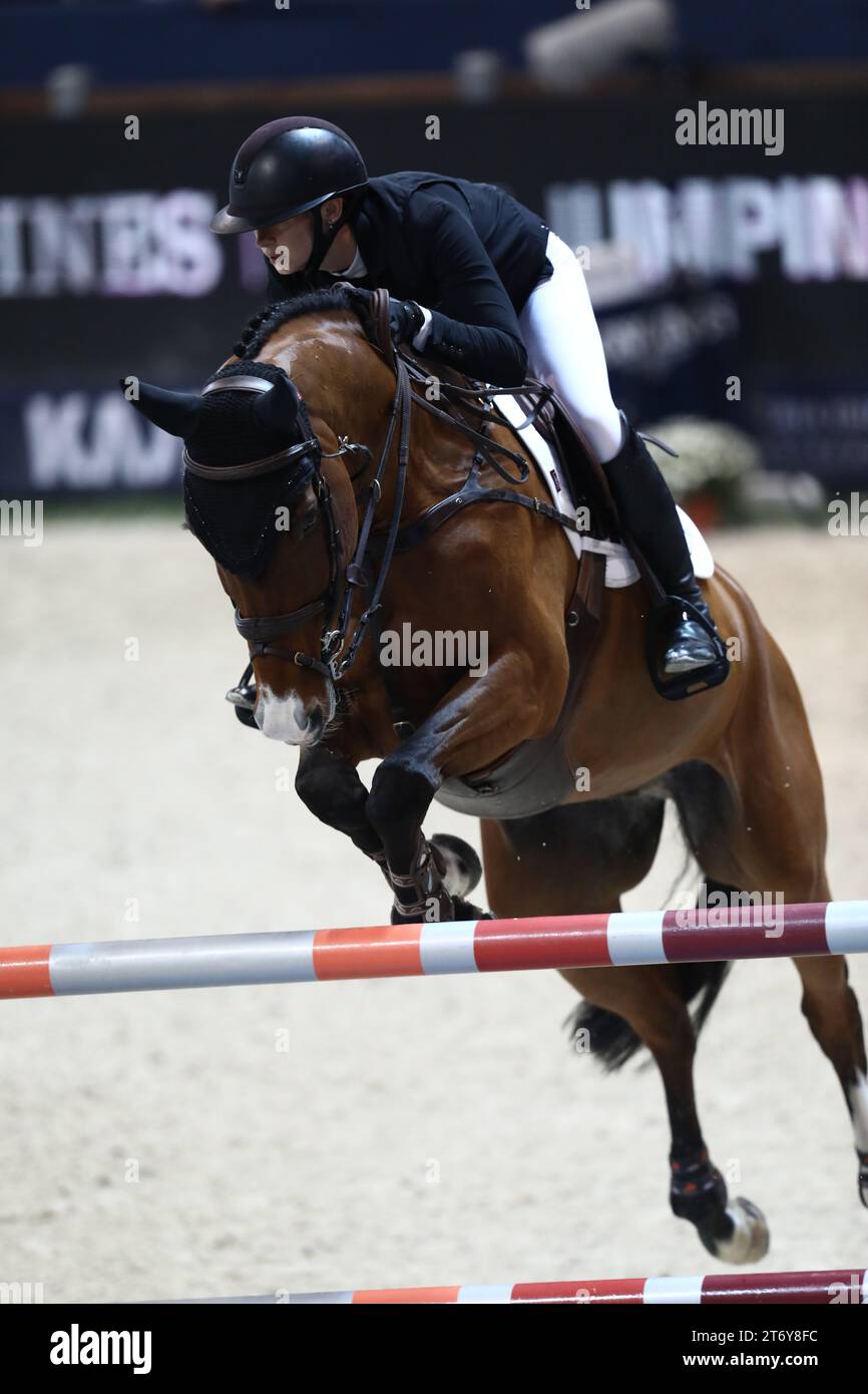 Antonia Platt de Grande-Bretagne participe à la LONGINES FEI Jumping World Cup™ Verona Banque D'Images