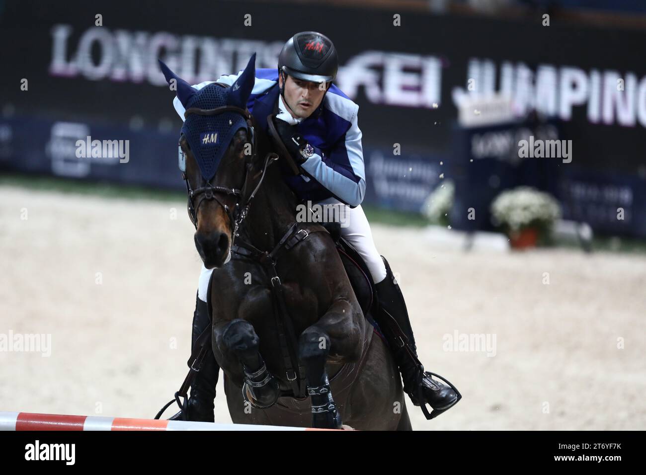 Vérone, Italie. 12 novembre 2023. Nicola Philippaerts de Belgique participe à la coupe du monde de saut LONGINES FEI™ Verona Credit : Mickael Chavet/Alamy Live News Banque D'Images