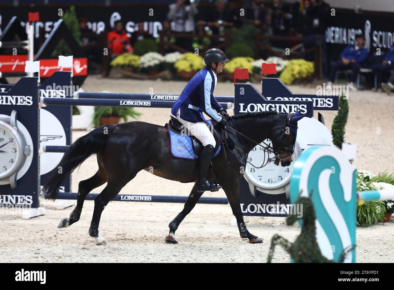 Vérone, Italie. 12 novembre 2023. Nicola Philippaerts de Belgique participe à la coupe du monde de saut LONGINES FEI™ Verona Credit : Mickael Chavet/Alamy Live News Banque D'Images