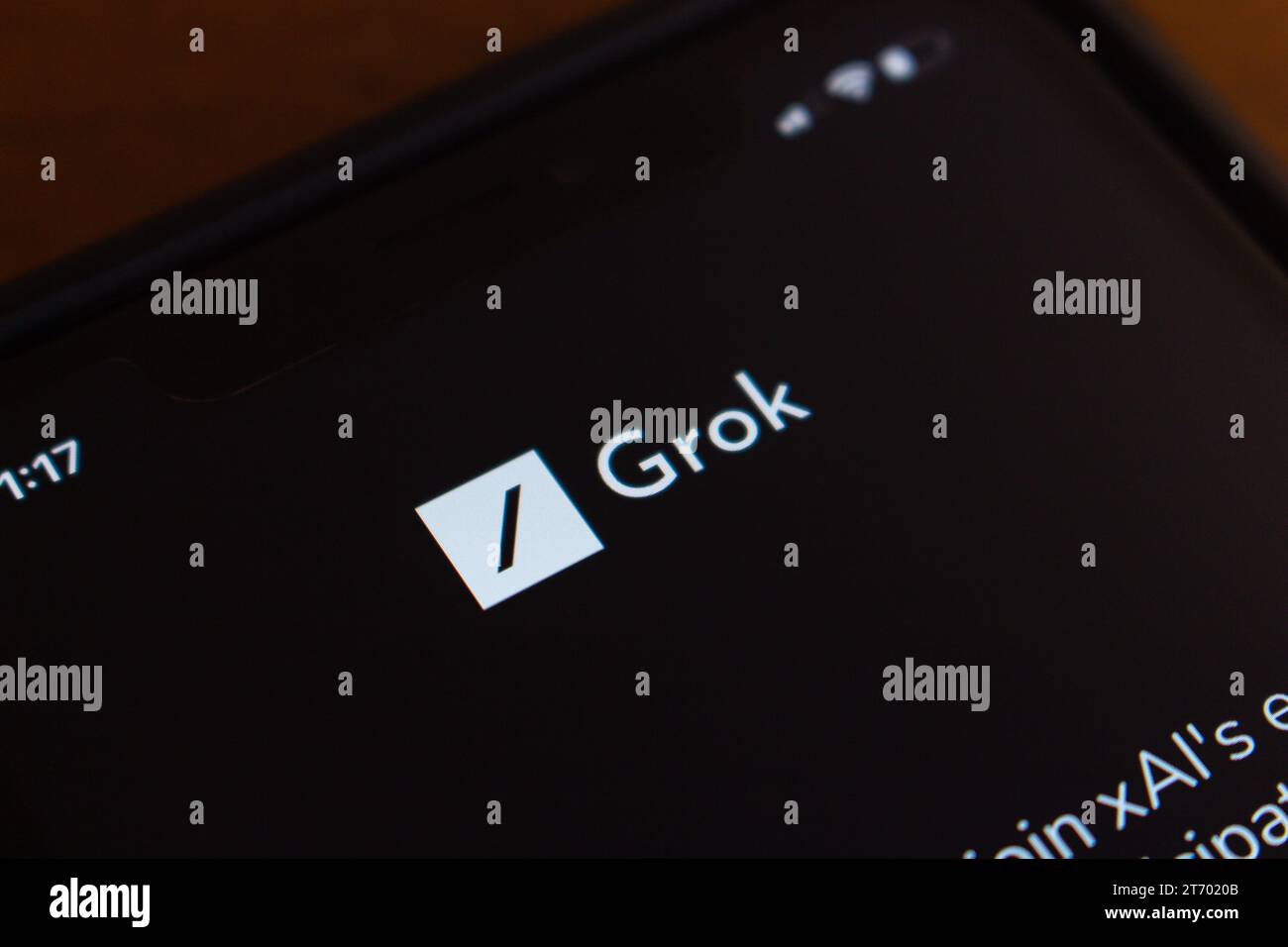 Logo Grok vu sur son site web. Le 4 novembre, Xai a dévoilé Grok, un chatbot IA intégré à X et offert uniquement à ses abonnés Premium+ Banque D'Images