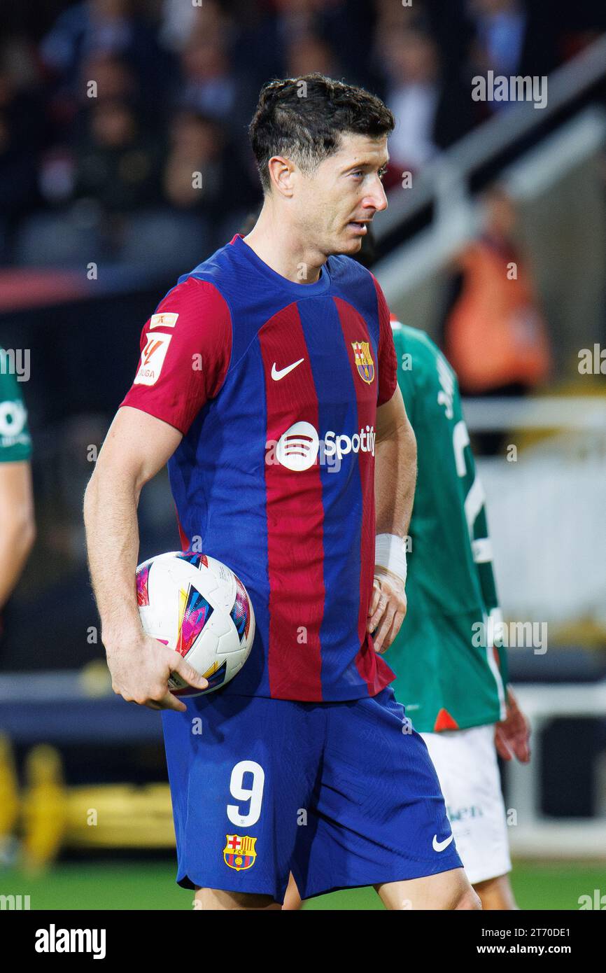 Barcelone, Espagne. 12 novembre 2023. Lewandowski en action lors du match LaLiga EA Sports entre le FC Barcelone et le Deportivo Alaves au Estadi Olimpic Lluis Companys à Barcelone, Espagne. Crédit : Christian Bertrand/Alamy Live News Banque D'Images