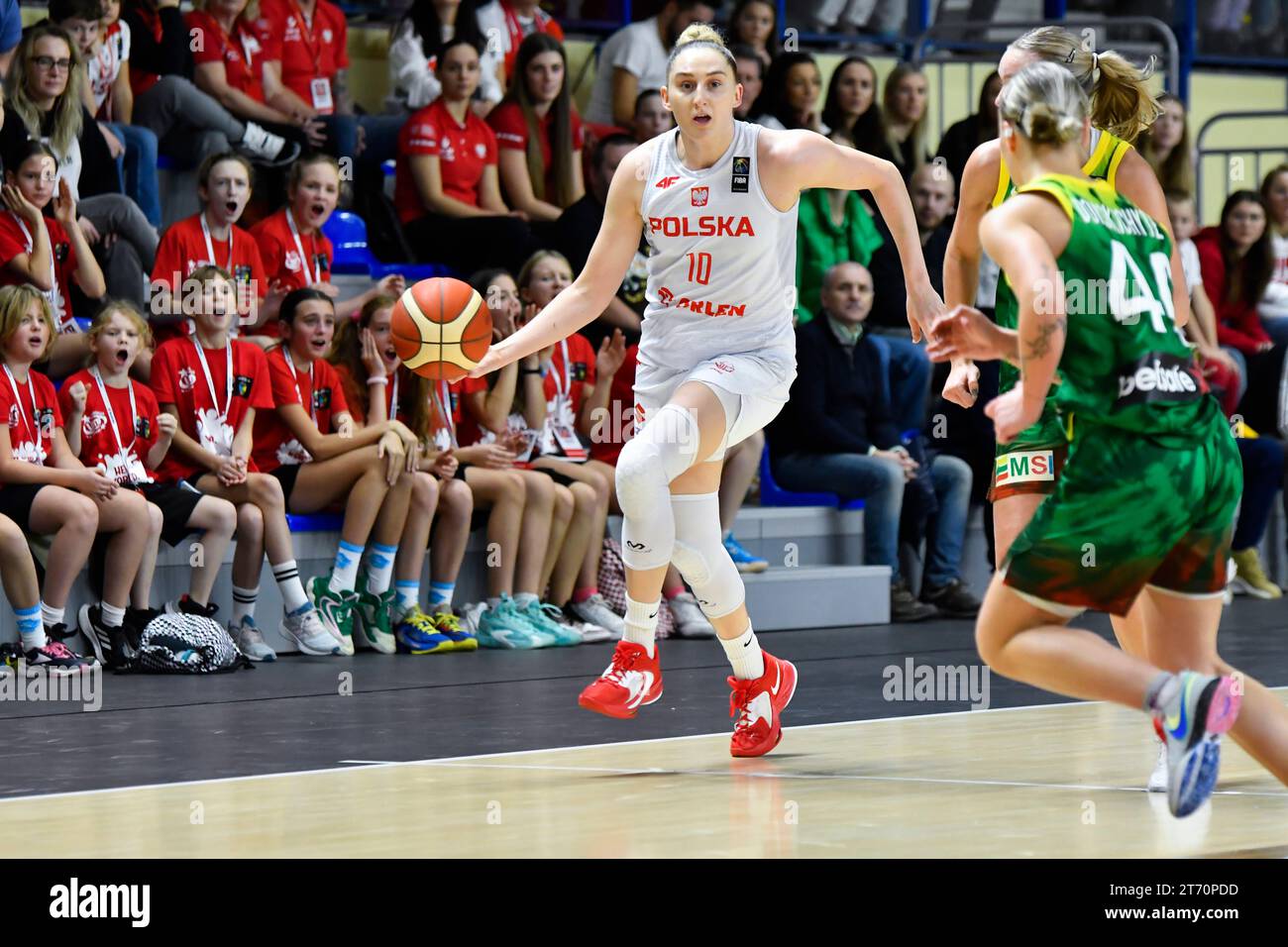 Anna Makurat (Pol) lors du match de qualification de l'Eurobasket 2025 féminin de la FIBA entre la Pologne et la Lituanie, Pologne, le 12 novembre 2023 (photo de Michal Dubiel/SIPA USA) Banque D'Images