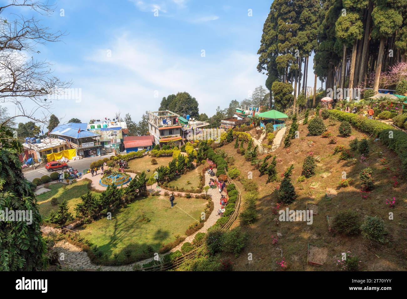 Lamhatta Eco Tourism Park situé sur une pente de montagne entourée de pins est une destination touristique populaire à Darjeeling, Bengale occidental, Inde Banque D'Images