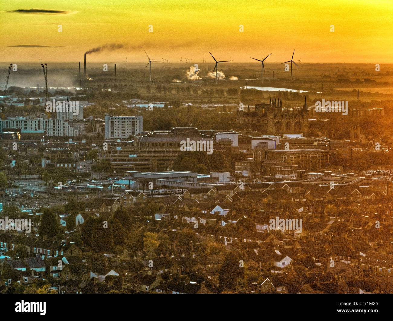 Peterborough, Royaume-Uni. 11 novembre 2023. Un beau lever de soleil par un début de journée froid à Peterborough, Cambridgeshire, Royaume-Uni, le 11 novembre 2023. Crédit : Paul Marriott/Alamy Live News Banque D'Images