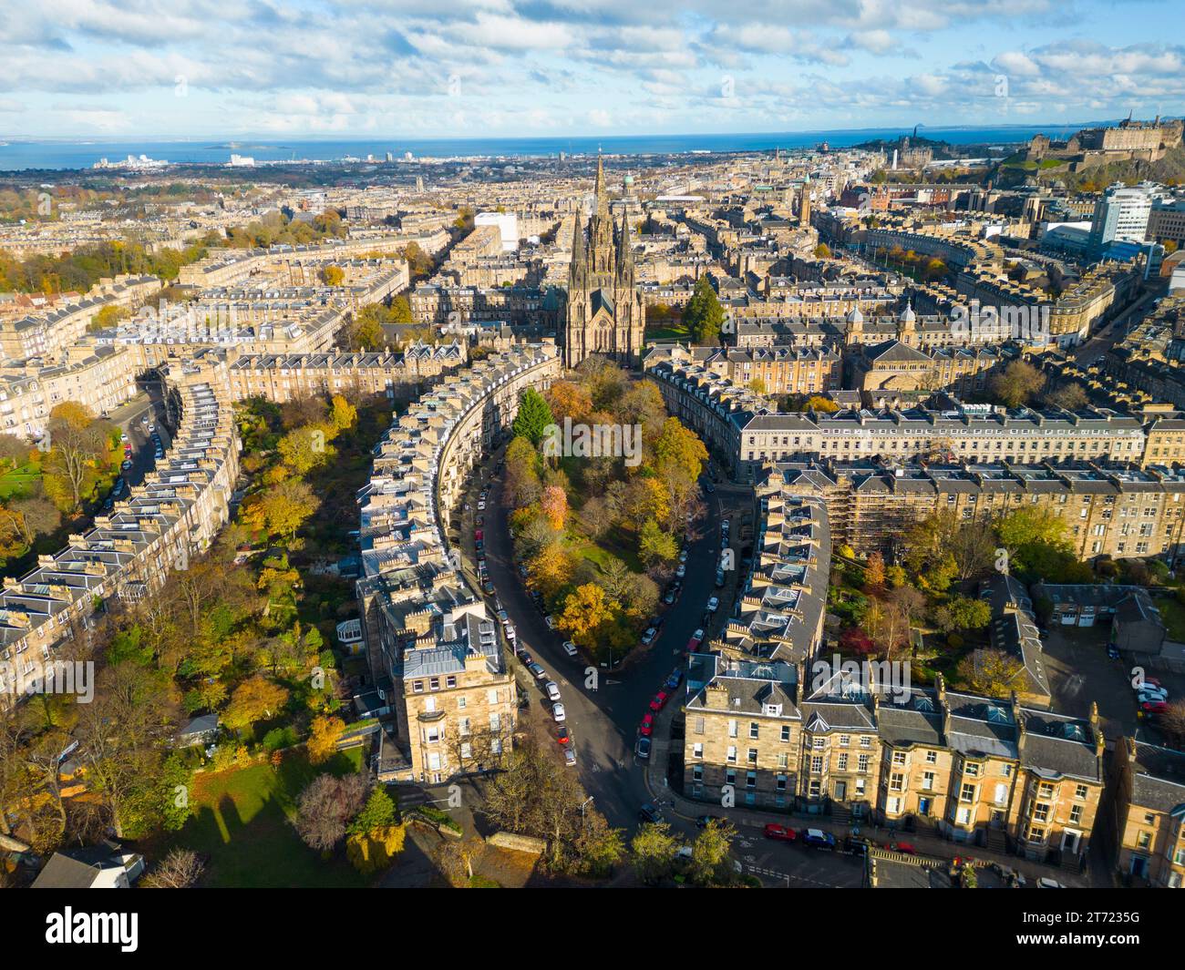 Vue aérienne en automne des rues et des logements dans le West End d'Édimbourg, Écosse, Royaume-Uni Banque D'Images