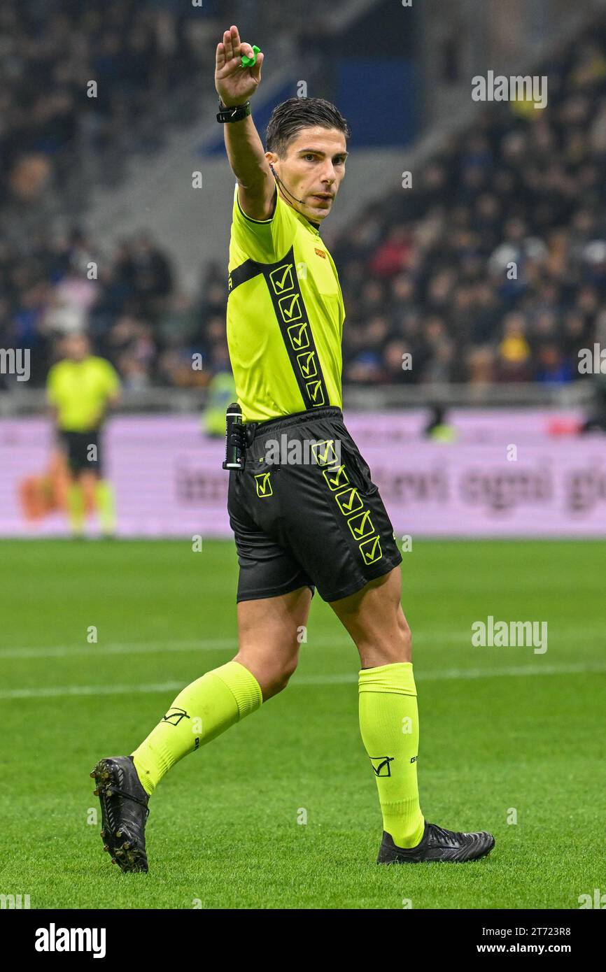 Milan, Italie. 12 novembre 2023. Arbitre Federico Dionisi vu lors du match de Serie A entre l'Inter et Frosinone à Giuseppe Meazza à Milan. (Crédit photo : Gonzales photo/Alamy Live News Banque D'Images