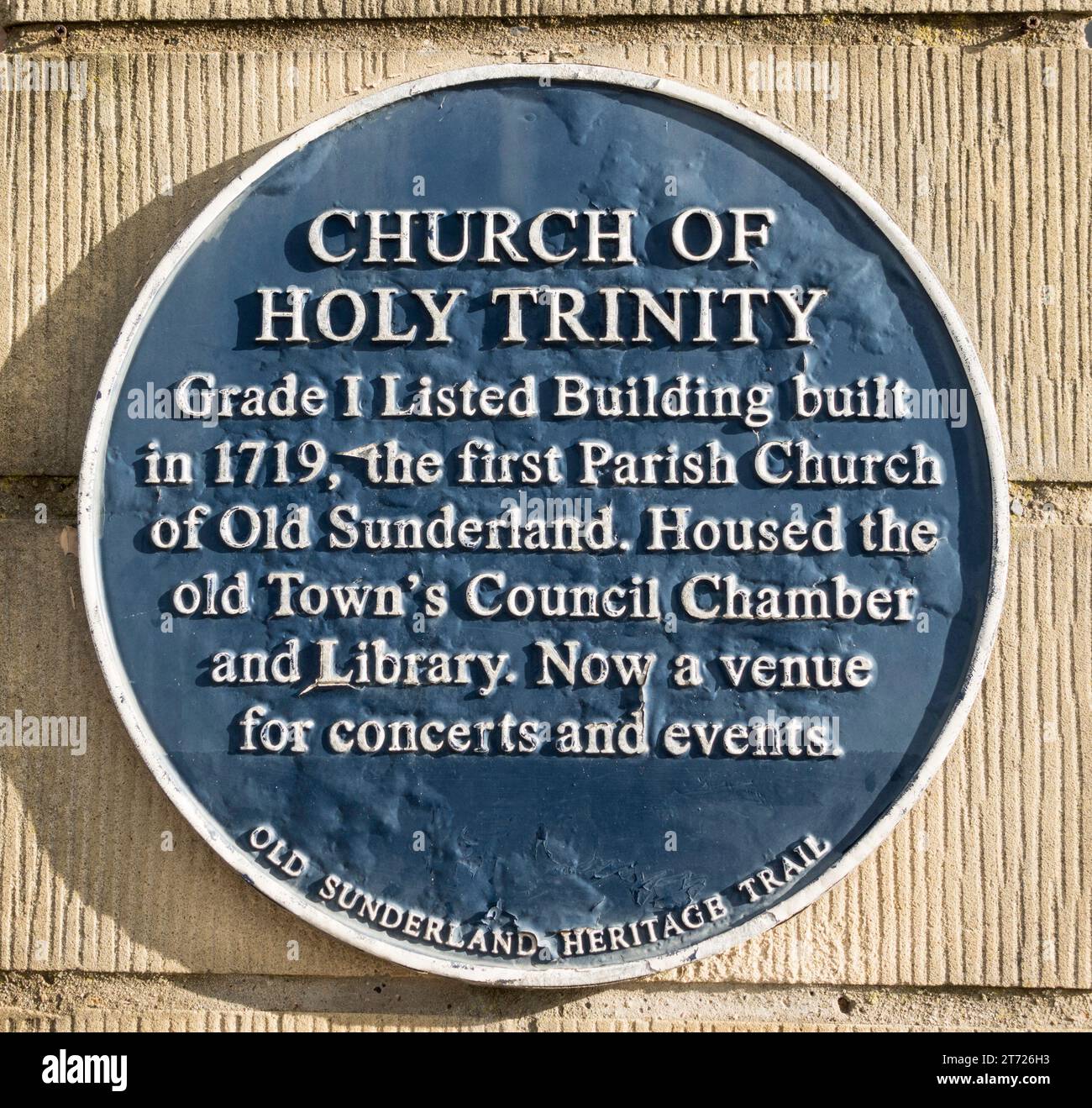 Plaque bleue à l'extérieur de l'église de la Sainte Trinité à Sunderland, Angleterre, Royaume-Uni Banque D'Images