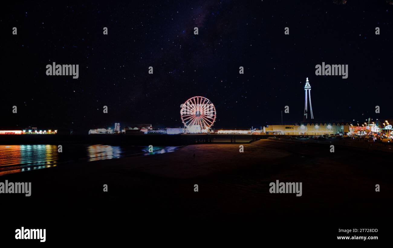 Belles images de vue prises avec un drone à Blackpool pendant la nuit Banque D'Images