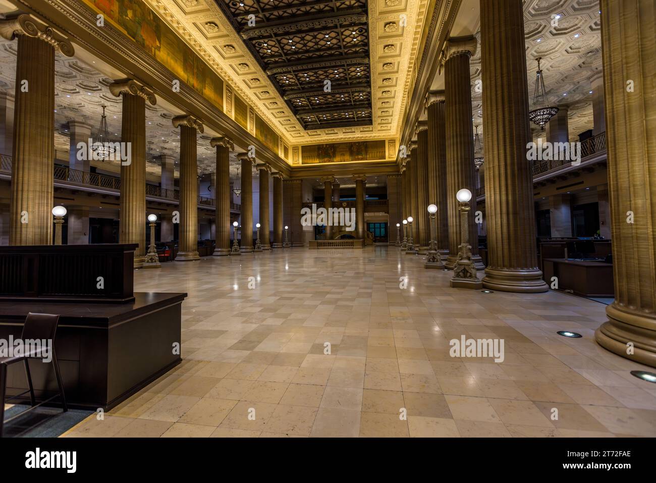 Le Grand Banking Hall de Wintrust, dans le Central Standard Building, est un mélange d'architecture néoclassique et gothique avec des influences Art déco. Wintrust's Grand Banking Hall à Chicago, Illinois, États-Unis Banque D'Images