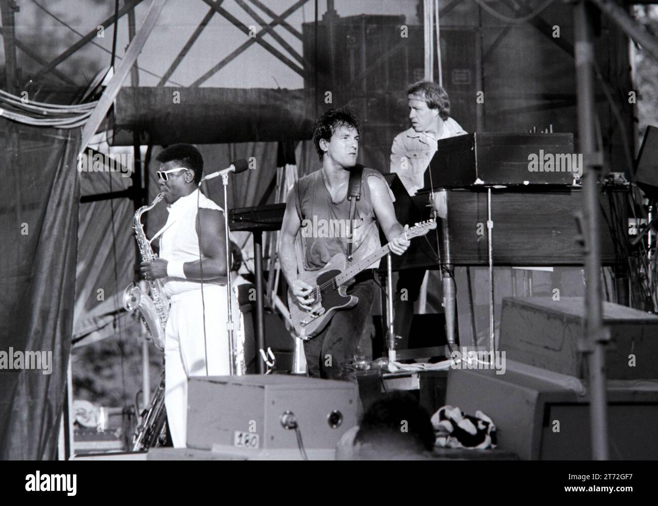 Bruce Springsteen et le E-Streetband se produisant au château de Slane en Irlande. 01-06-1985. vvbvanbree fotografie Banque D'Images