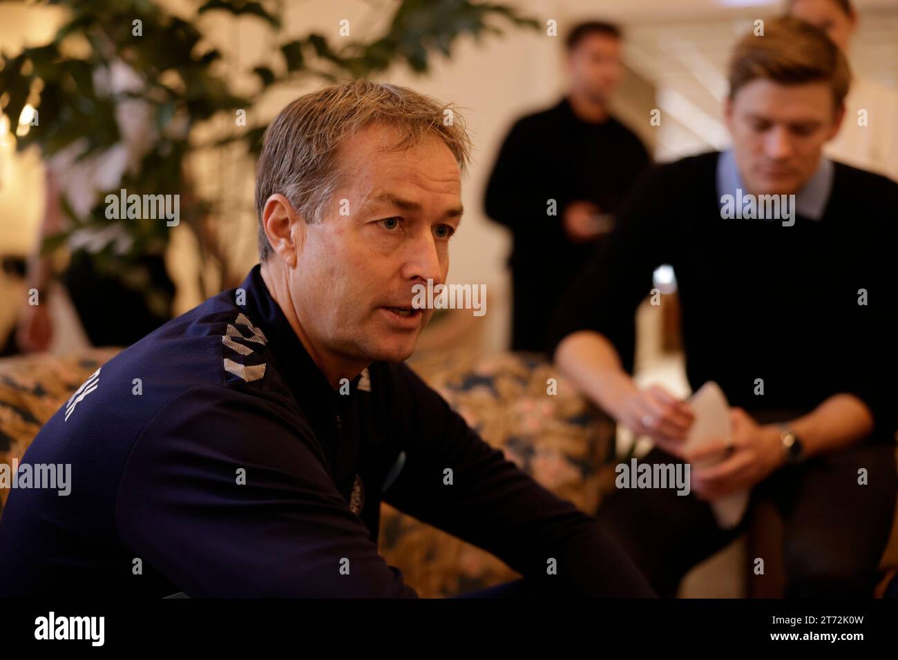 Elsinore, Danemark. 13 novembre 2023. Kasper Hjulmand, entraîneur de l’équipe nationale Denmarks, rencontre la presse avant une séance d’entraînement à Helsingoer, au Danemark, le lundi 13 novembre 2023. Le Danemark jouera à domicile contre la Slovénie et en Irlande du Nord dans le groupe de qualification de l'UEFA Euro 2024 H. crédit : Ritzau/Alamy Live News Banque D'Images