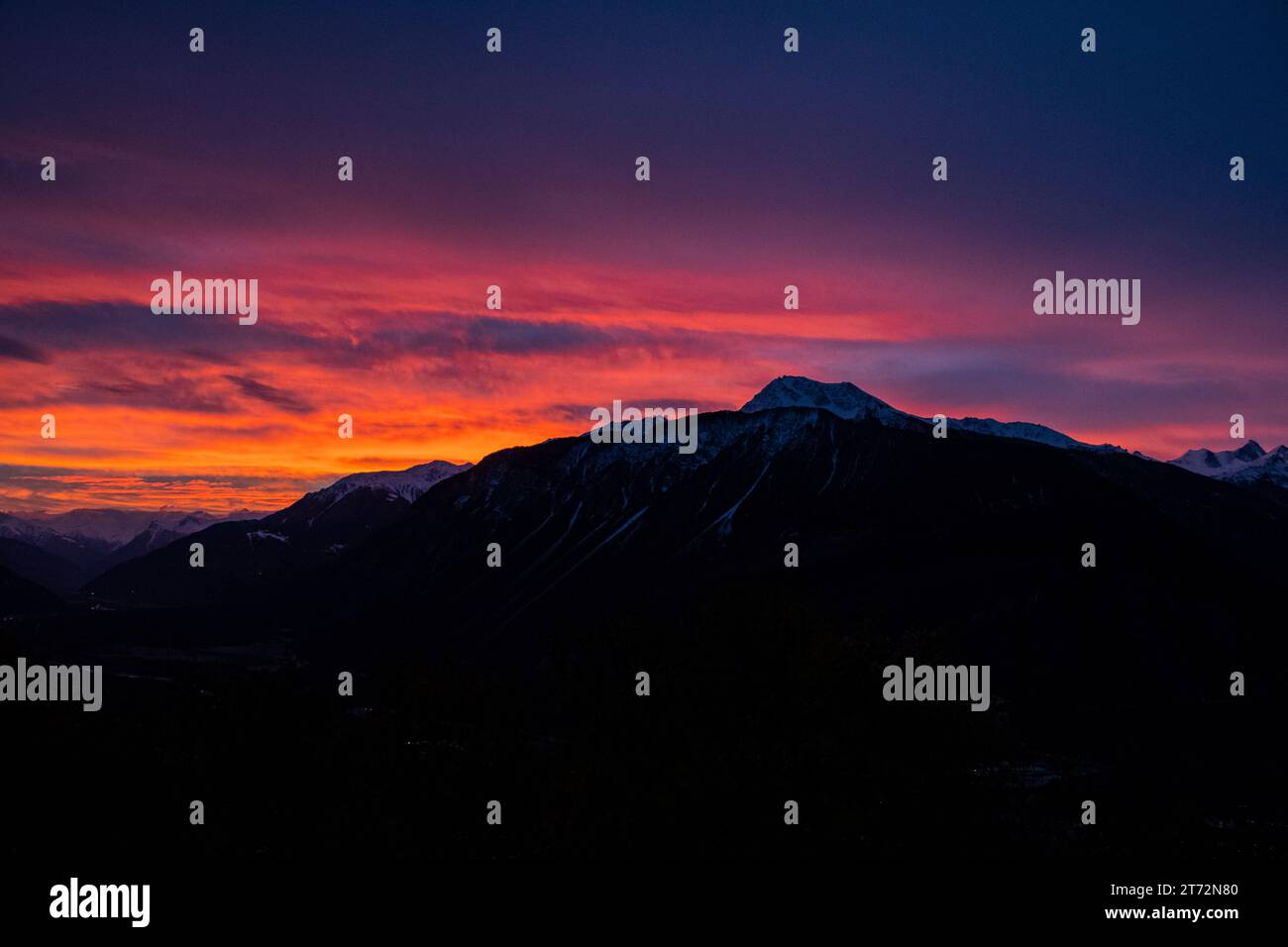 Lever de soleil sur les alpes suisses Banque D'Images