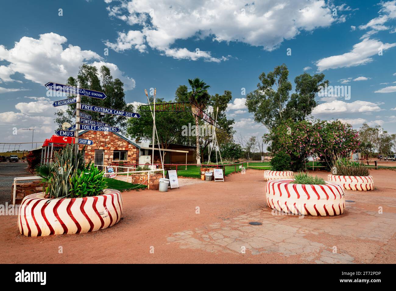 Curtin Springs Station à côté de Lassiter Highway en Australie centrale. Banque D'Images