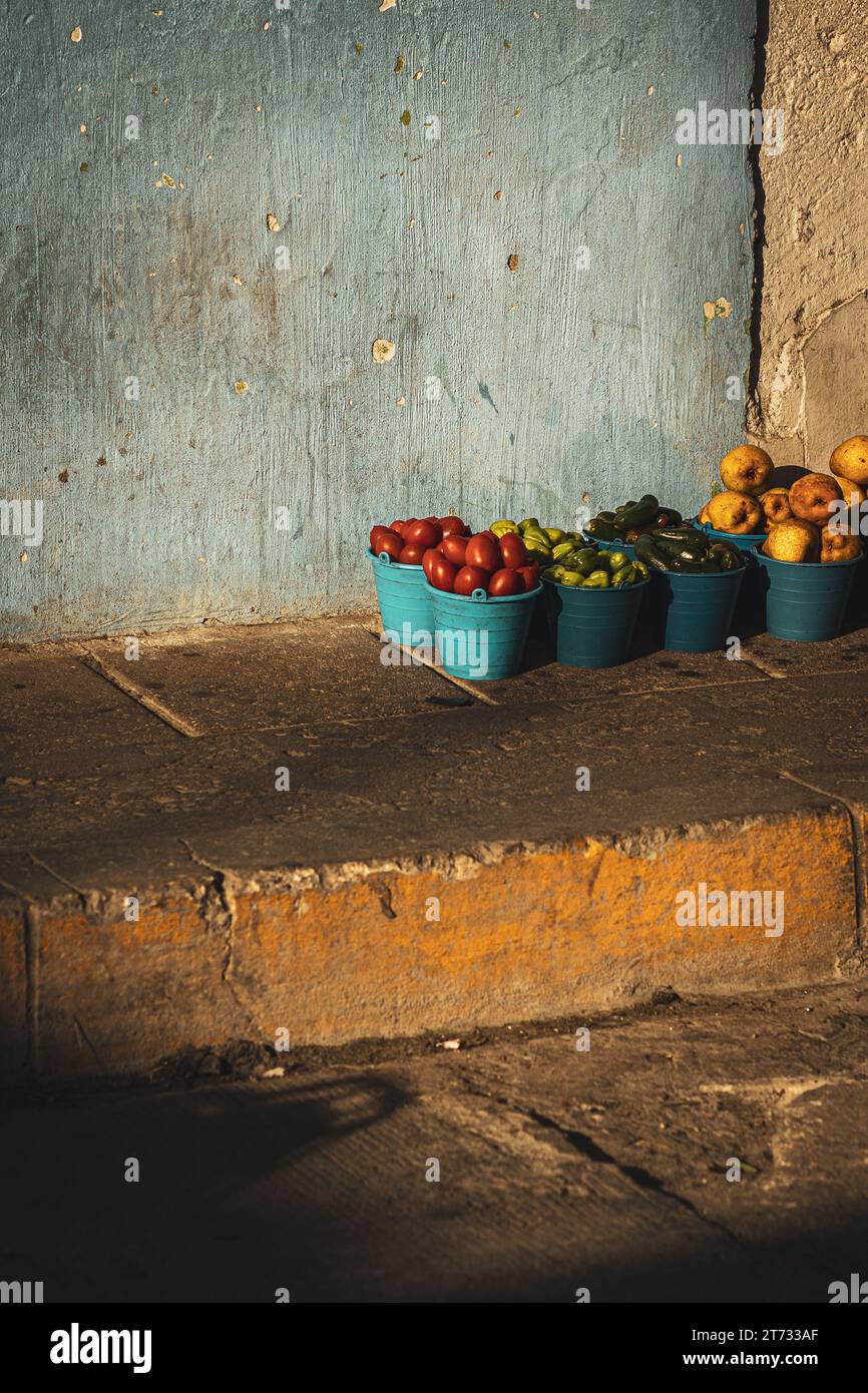 Mexique, Tuxtla Gutierrez, Chiapas, fruits dans la rue, automne 2023 Banque D'Images