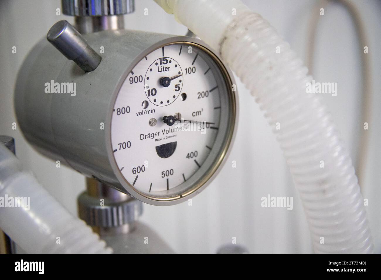 détail du matériel d'anesthésie dans une salle de chirurgie vétérinaire Banque D'Images