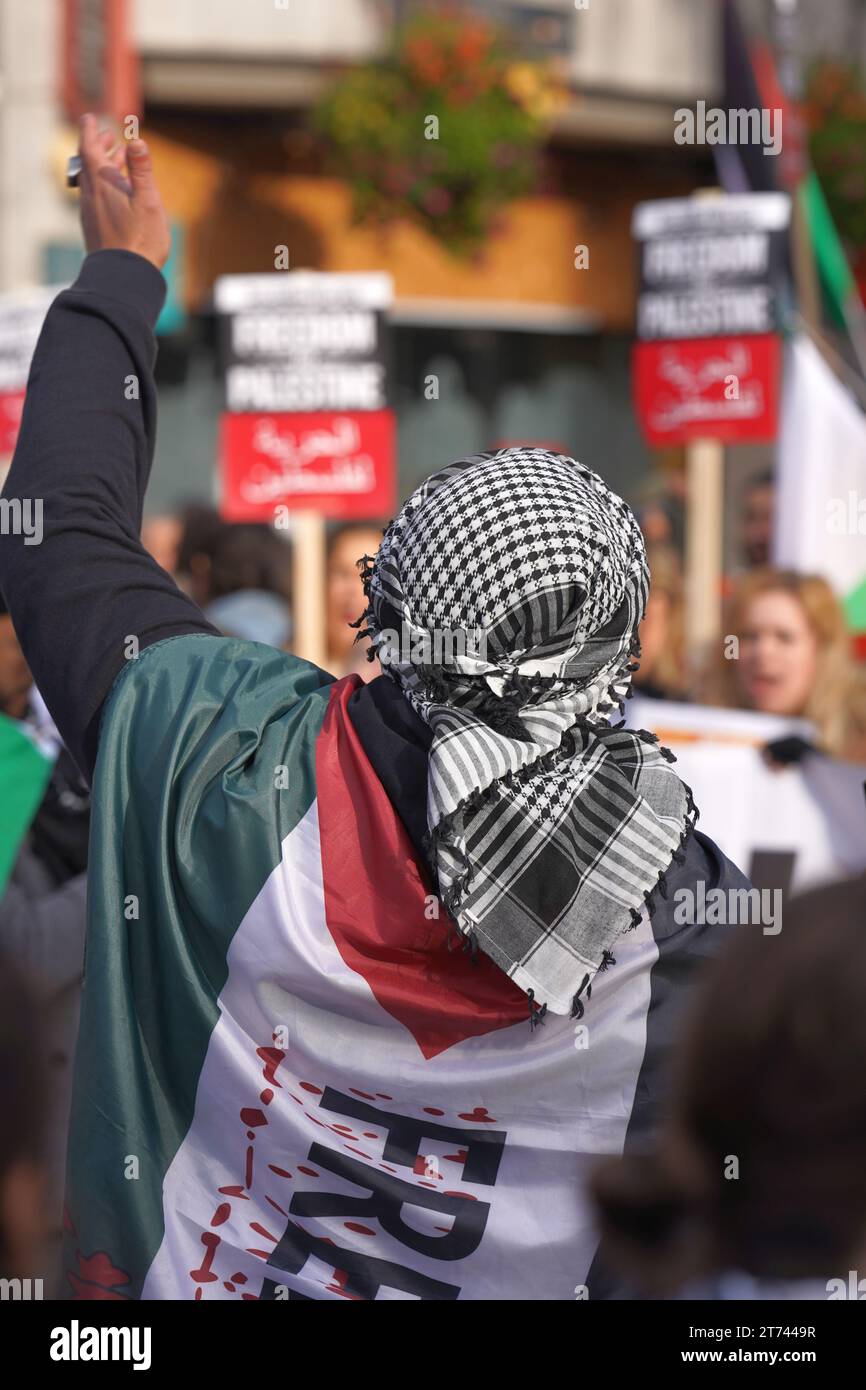 Marche Pro Palestine au centre-ville de Cardiff, samedi 11 novembre 2023 Banque D'Images