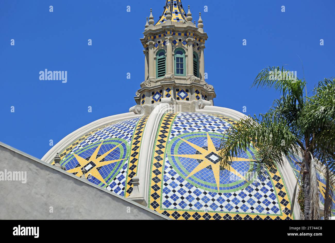 Dôme près de California Tower, San Diego, Californie Banque D'Images