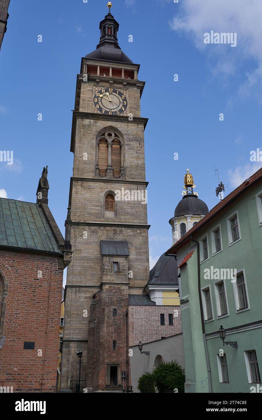 Hradec Kralove, République tchèque - 22 juillet 2023 - vue sur la Grande place en plein été Banque D'Images