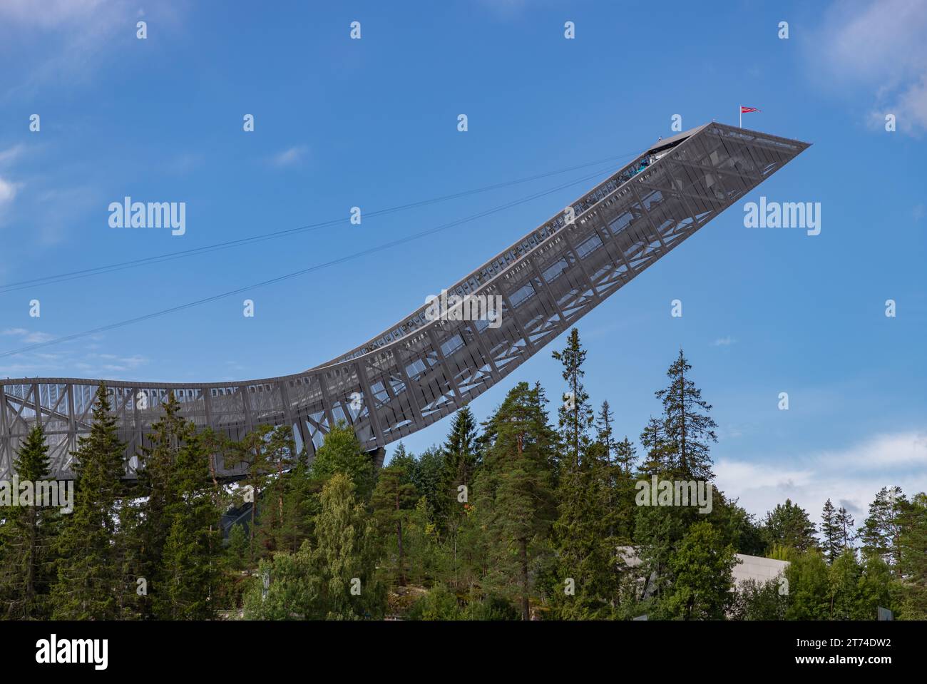 Une photo de la colline de saut à ski Holmenkollen à Oslo. Banque D'Images