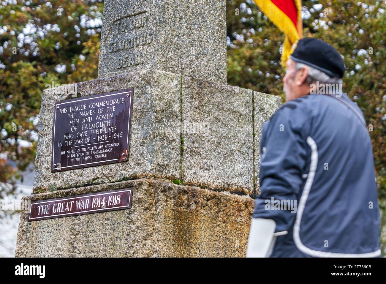 Falmouth se souvient des morts le jour du souvenir 2023 avec un défilé des forces militaires et une cérémonie de dépôt de gerbes à Kimberly Park. Banque D'Images