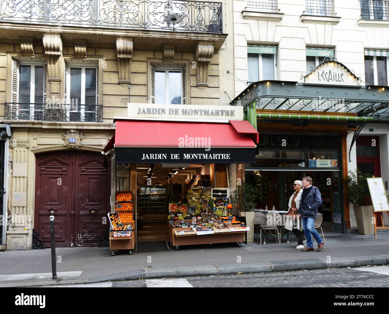 Boutique de fruits jardin de Montmartre rue des Abbesses, Montmartre, Paris, France. Banque D'Images