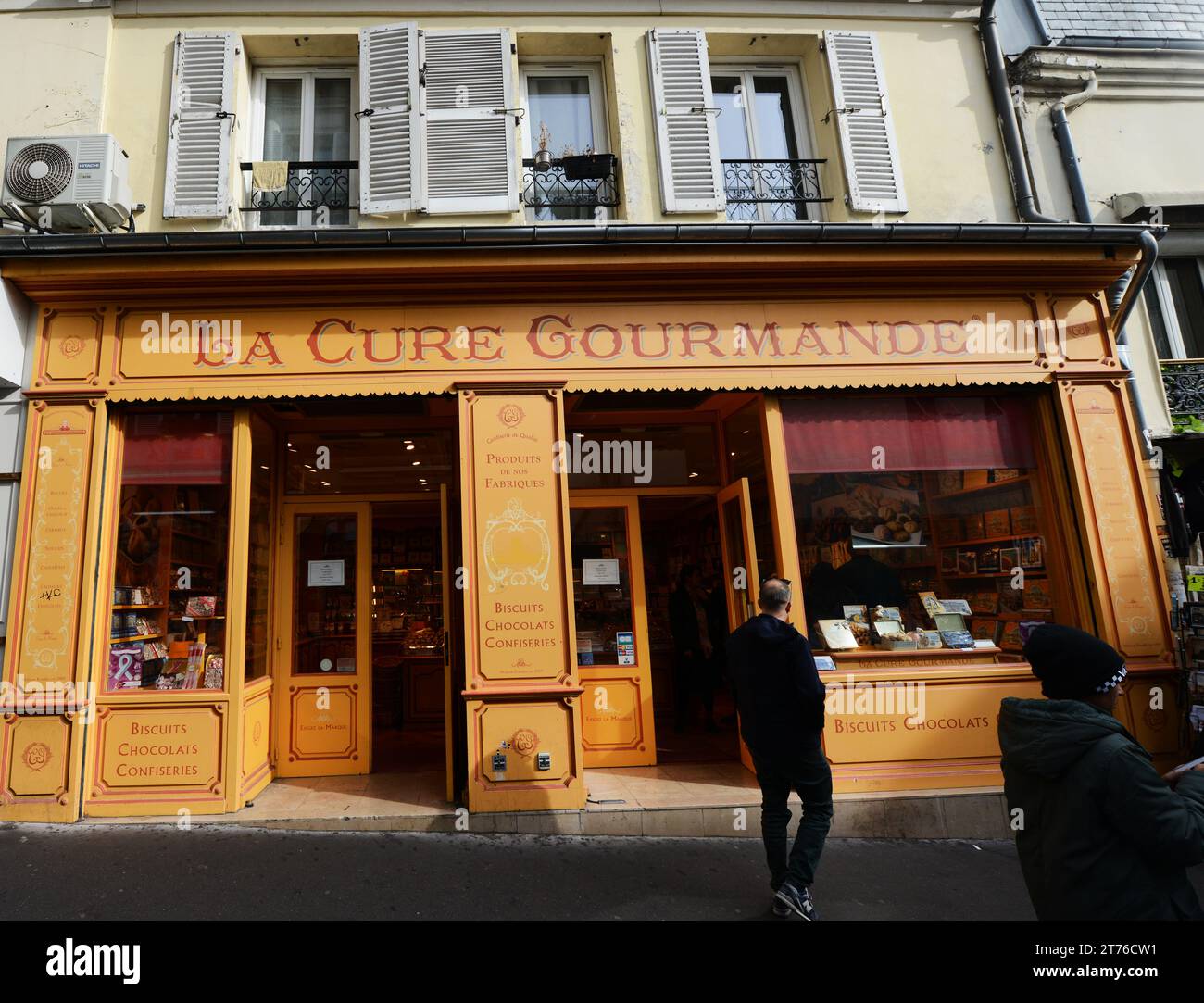 Pâtisserie la Cure Gourmande rue de Steinkerque, Montmartre, Paris, France. Banque D'Images