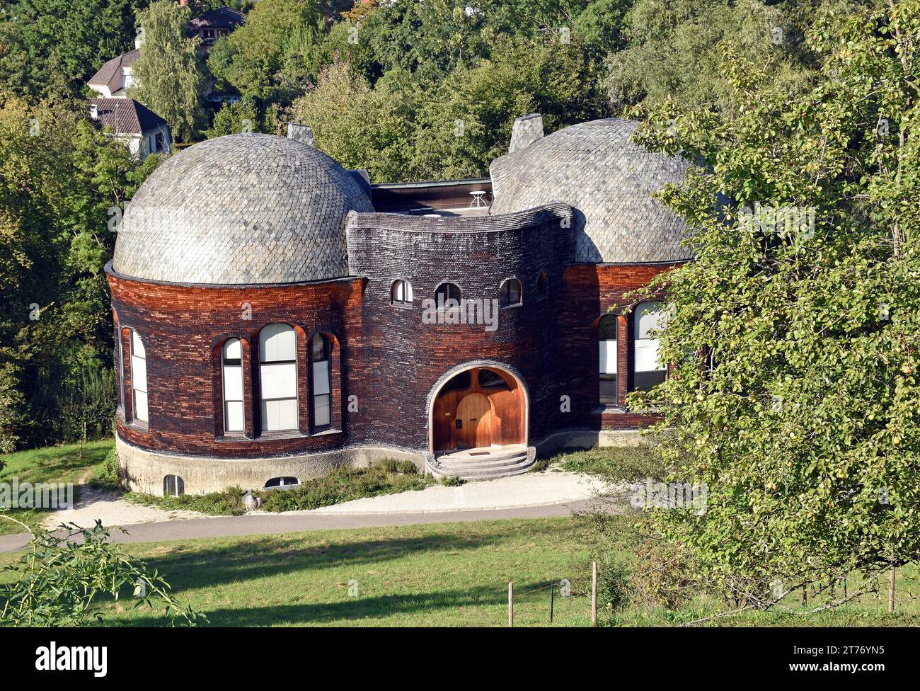 La Glashaus, Maison de verre, construite en 1914 sur le campus de Goetheanum, architecte Rudolf Steiner dood et ardoise. Banque D'Images