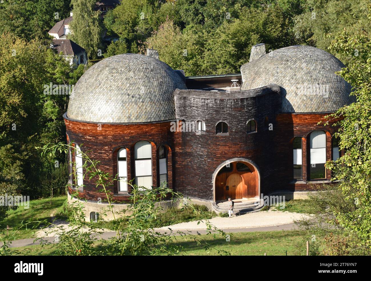 La Glashaus, Maison de verre, construite en 1914 sur le campus de Goetheanum, architecte Rudolf Steiner dood et ardoise. Banque D'Images