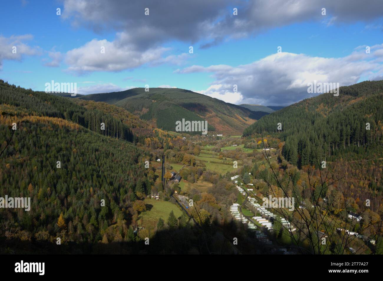 Vue sur la vallée de Dulas depuis Corris vers le sud, Gwynedd/Powys frontière avec le PAYS DE GALLES au Royaume-Uni Banque D'Images