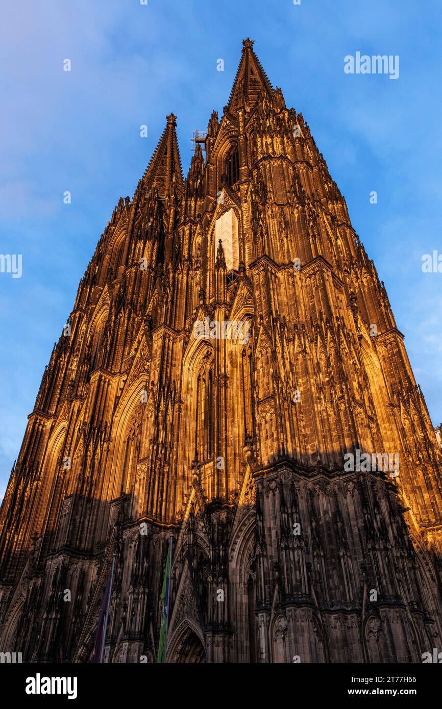 La façade ouest de la cathédrale, Cologne, Allemagne. Die Westfassade des Doms, Koeln, Deutschland. Banque D'Images