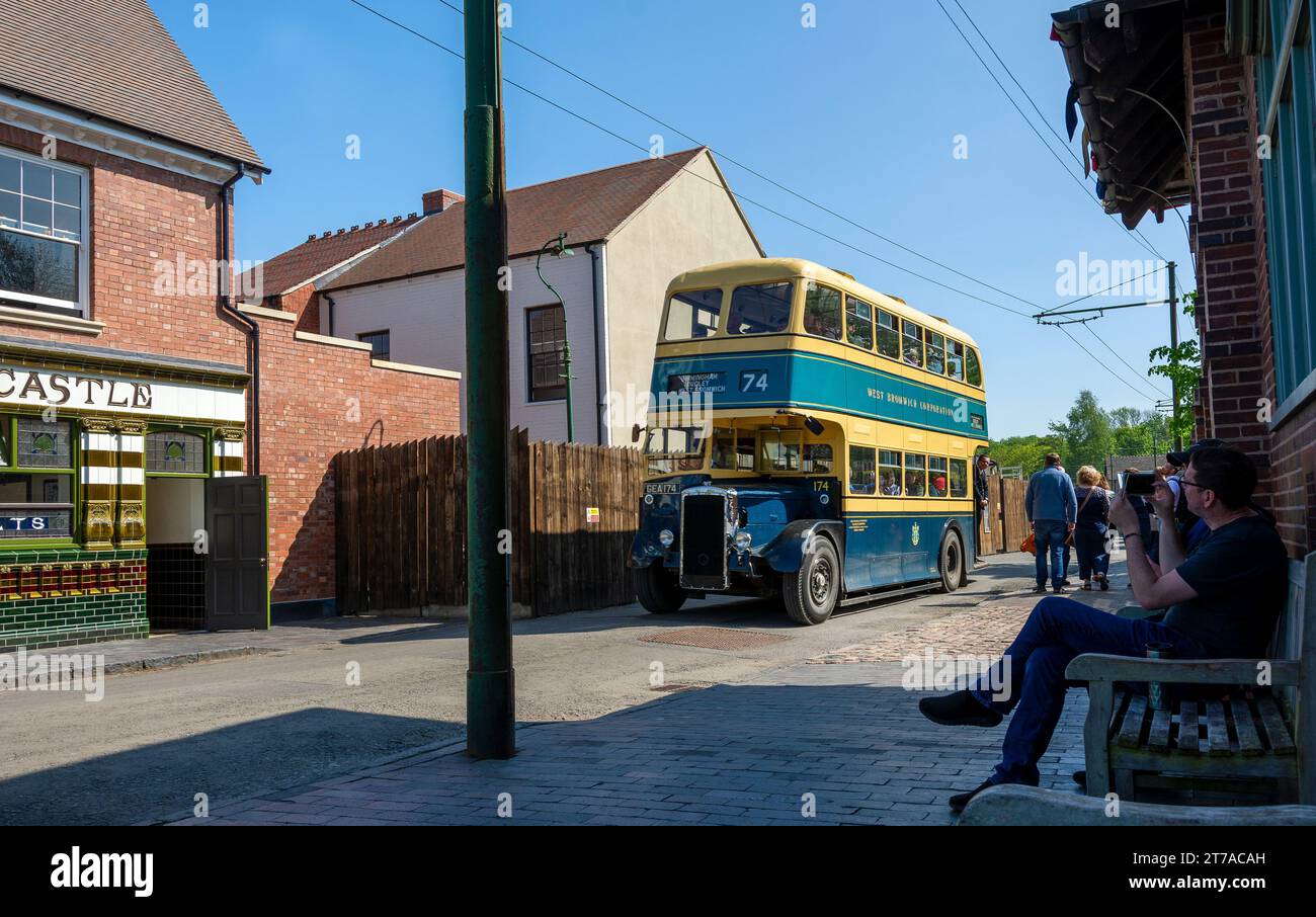 Trolley bus électrique au Black Country Living Museum, Dudley, West Midlands, Angleterre, Royaume-Uni Banque D'Images