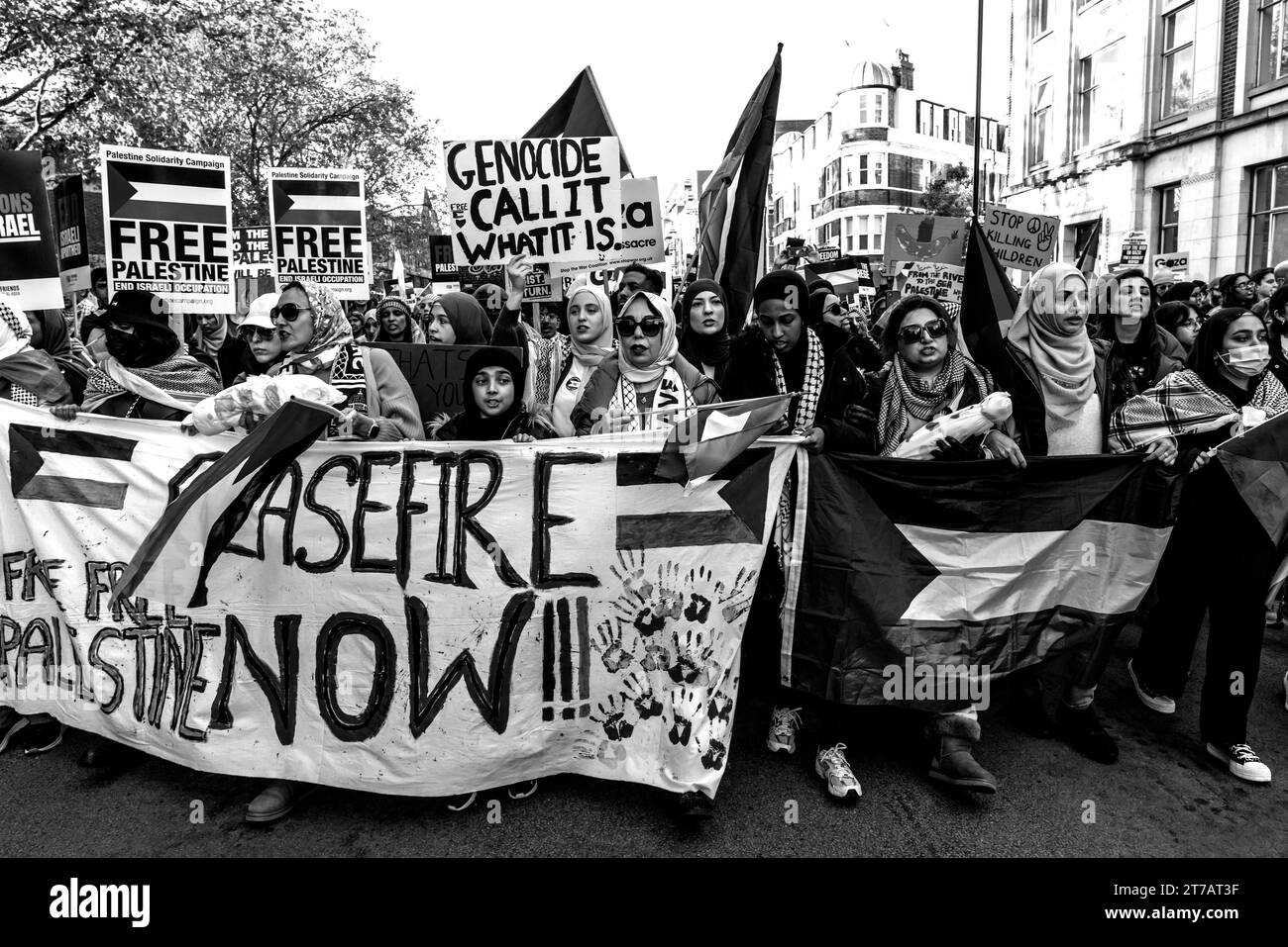 Les jeunes Britanniques appellent à Un cessez-le-feu à Gaza et à Israël pour arrêter les bombardements de Gaza lors de la Marche pour la Palestine, Londres, Royaume-Uni Banque D'Images