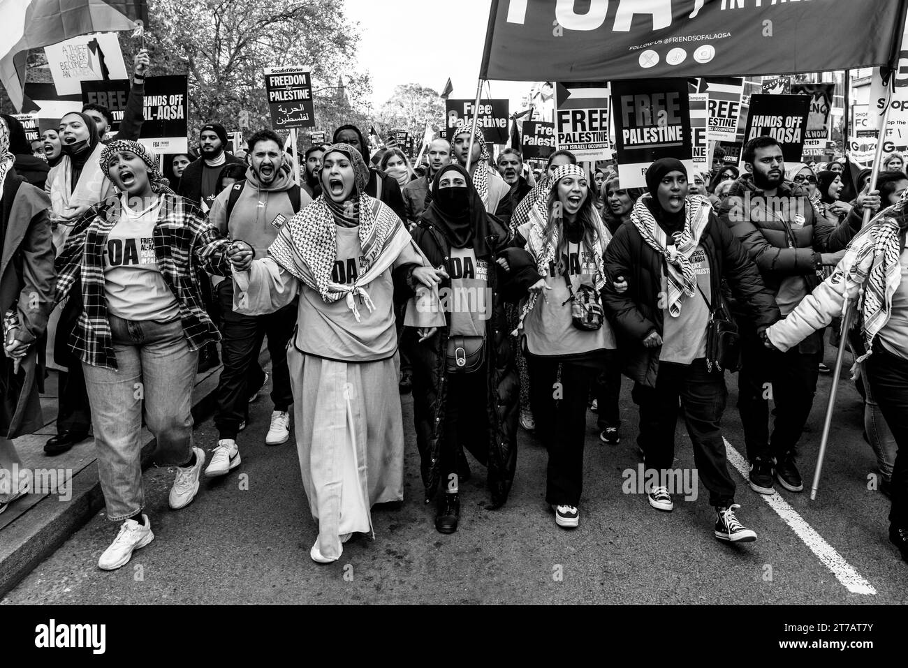 Angry Young British Muslims appelle à Un cessez-le-feu à Gaza et à Israël pour arrêter les bombardements lors de la Marche pour la Palestine, Londres, Royaume-Uni Banque D'Images