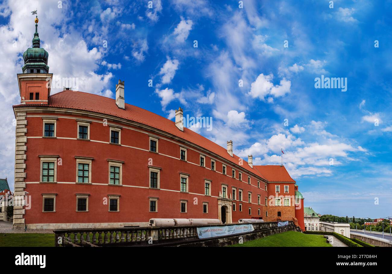 Le château royal de Varsovie est une résidence de château et était la résidence officielle des monarques polonais. Il est situé sur la place du Château, à l'ent Banque D'Images