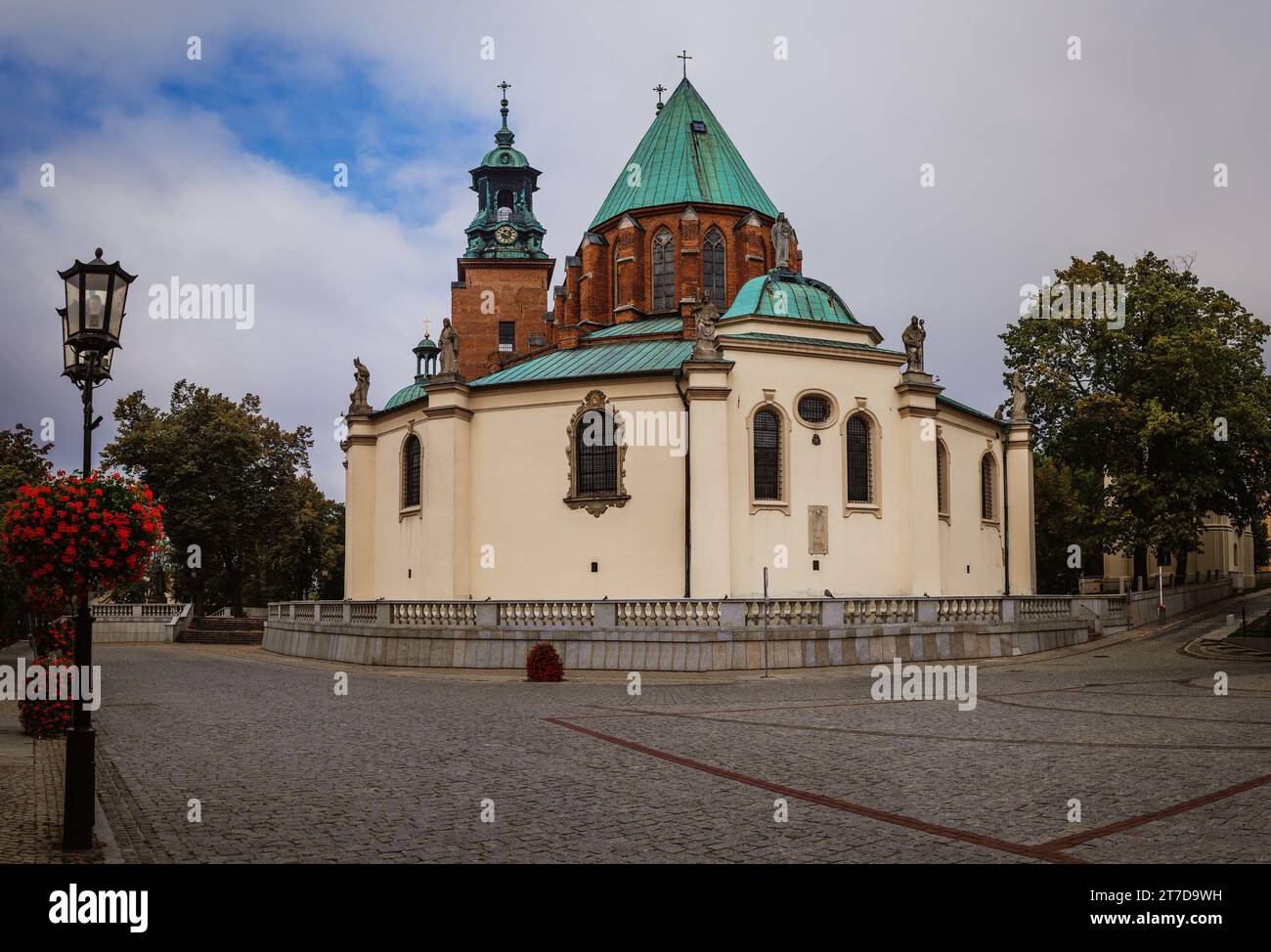 Cathédrale Basilique de l'Assomption de la Bienheureuse Vierge Marie et St. Adalbert est une cathédrale gothique de Gniezno, en Pologne. Banque D'Images