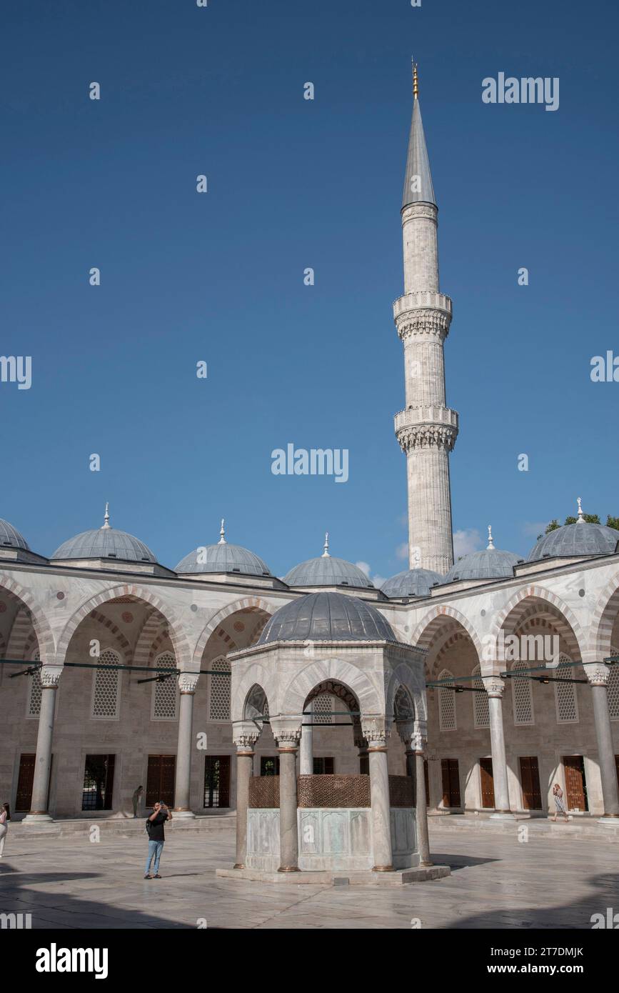 Cour à la Mosquée Bleue à Istanbul Turquie Banque D'Images