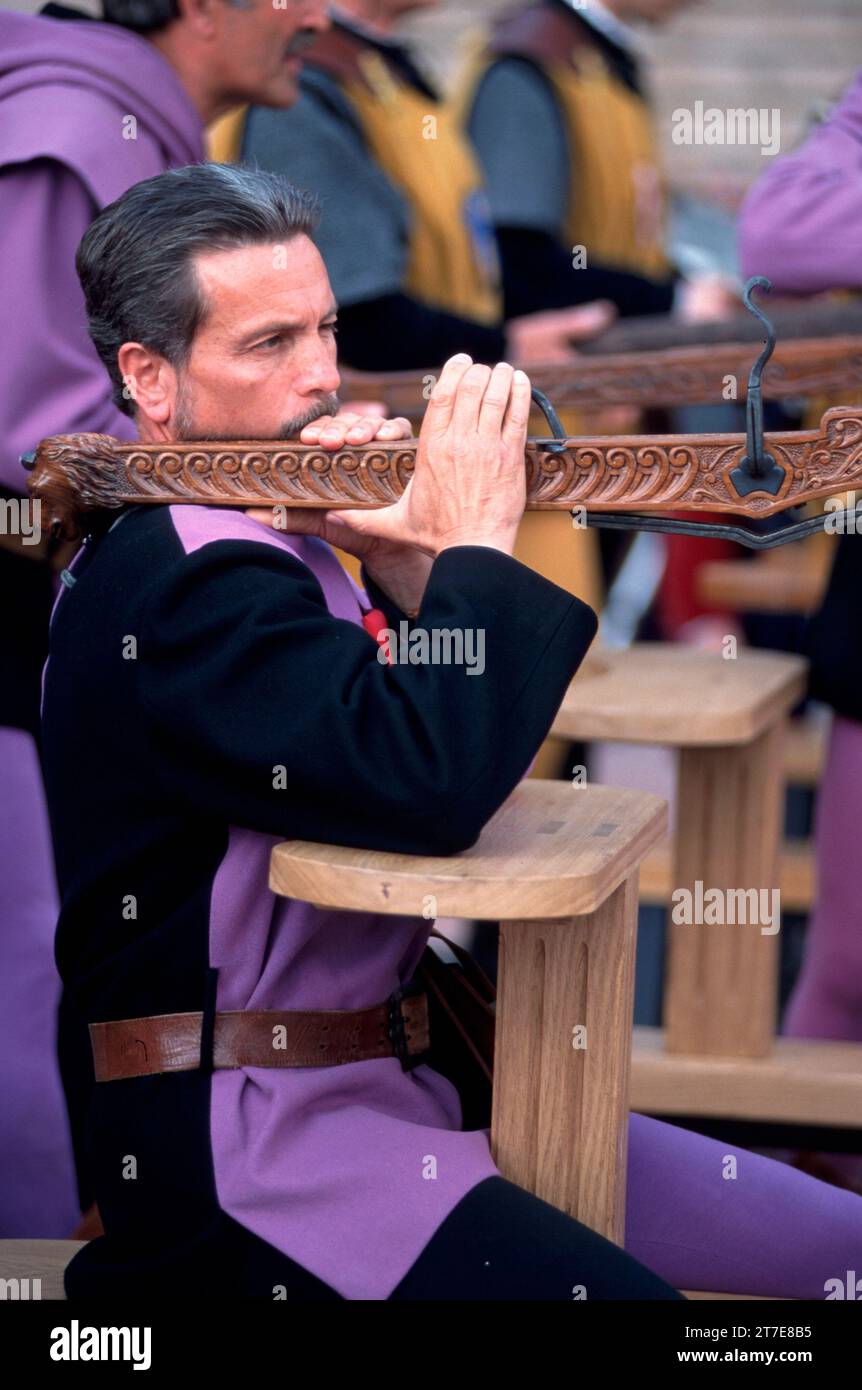 Palio della Balestra tra tra Gubbio e Sansepolcro, Gubbio, provincia di Perugia, Ombrie, Italie Banque D'Images