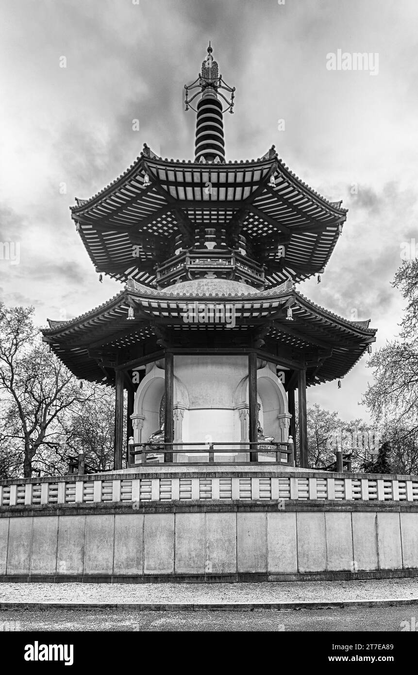 La Pagode de la paix de Londres dans le parc Battersea, site emblématique de Londres, Angleterre, Royaume-Uni Banque D'Images