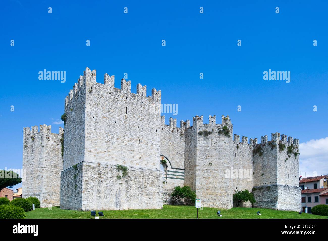 Château de l'empereur Frédéric II. Meadow. Toscane. Italie Banque D'Images